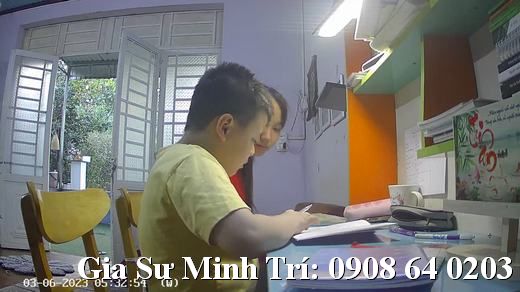 gia-su-day-kem-tai-nha-binh-duong